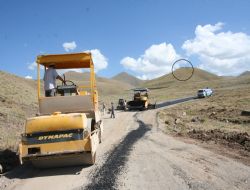 Pir Ali Baba Türbe yolu asfaltla tanıştı